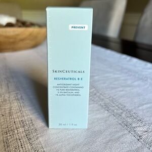 SkinCeuticals Resveratrol B E